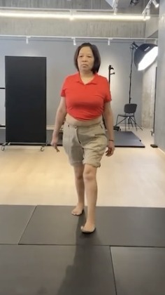 走路不穩、速度慢的她，走路方式的變化 訓練前體態